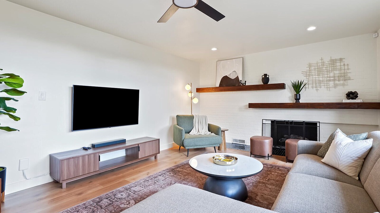 Photo of Livingroom in North End