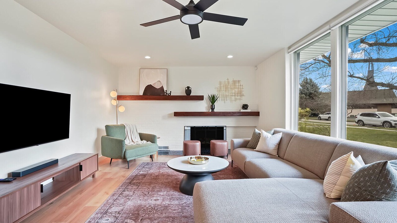 Photo of Livingroom in North End