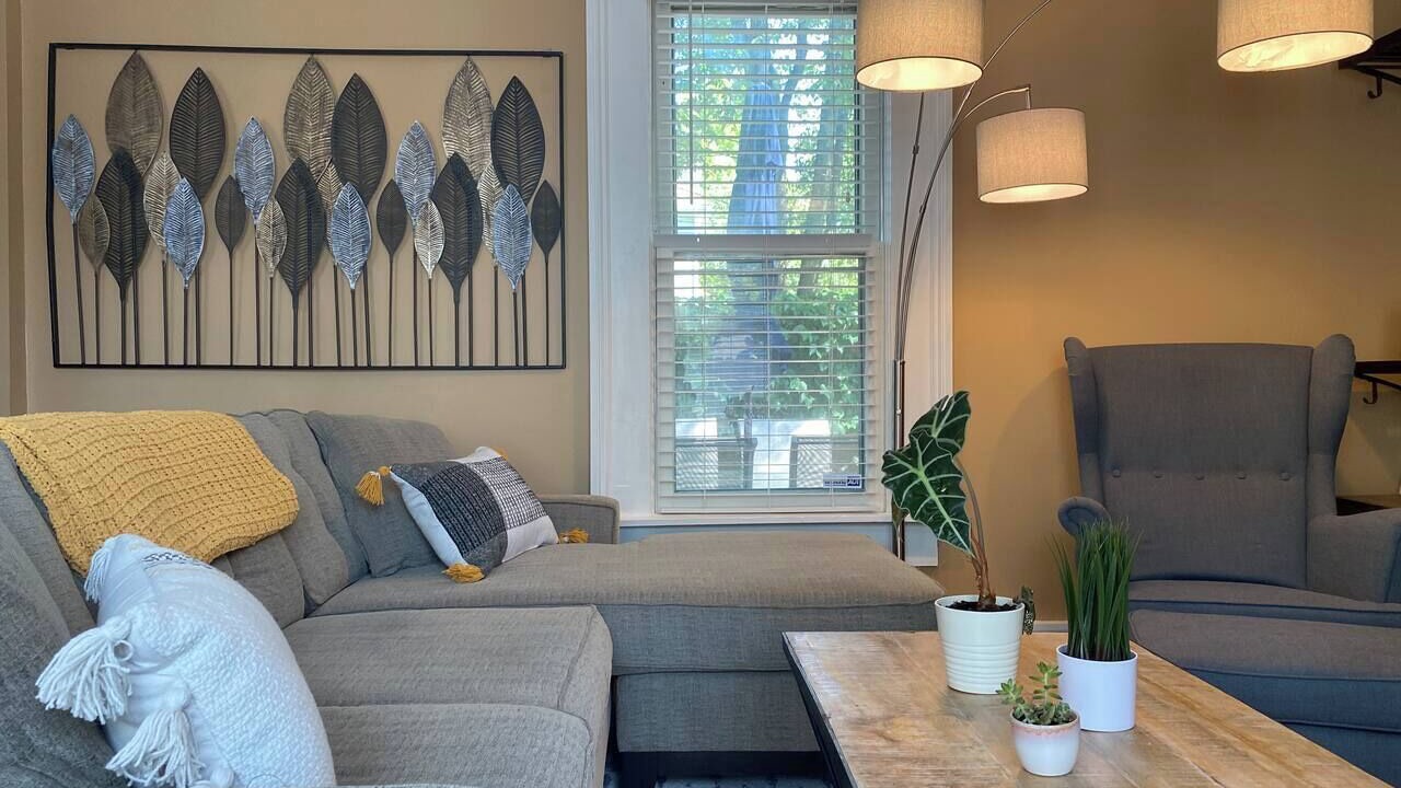 Photo of Livingroom in Victorian Village