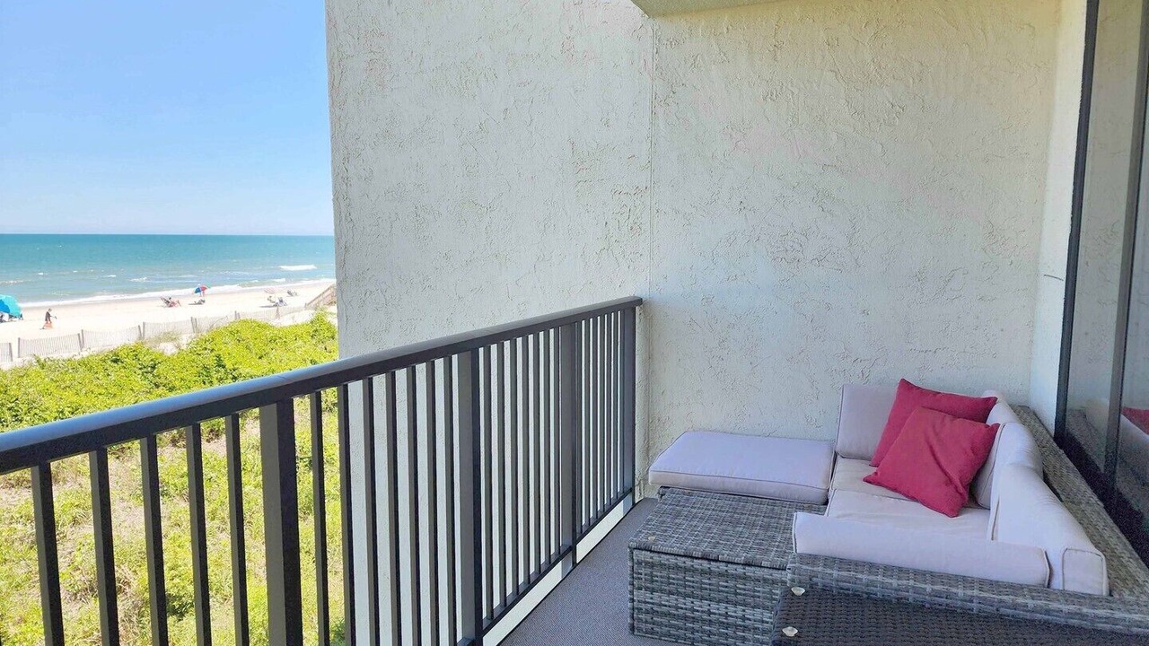 Photo of Patio Balcony in Litchfield by the Sea