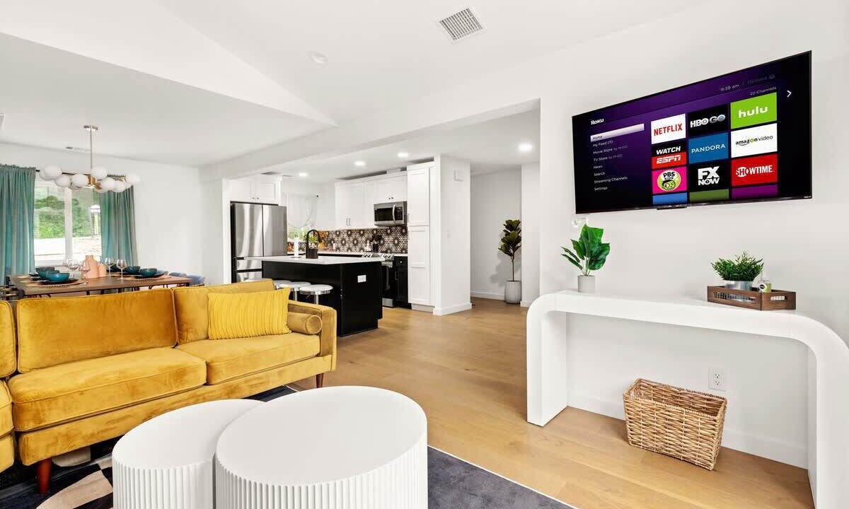 Photo of Livingroom in South Lamar