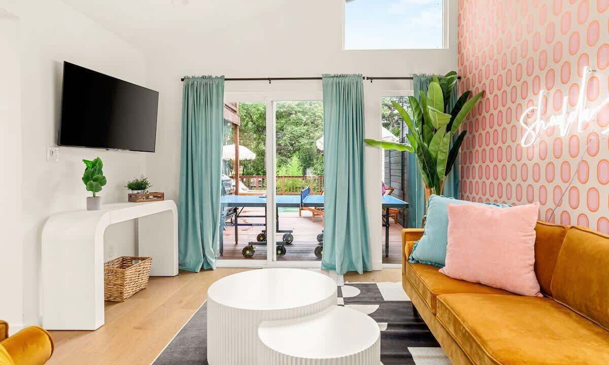 Photo of Livingroom in South Lamar