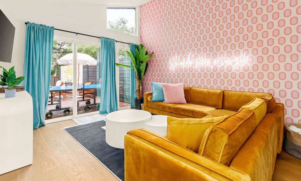 Photo of Livingroom in South Lamar