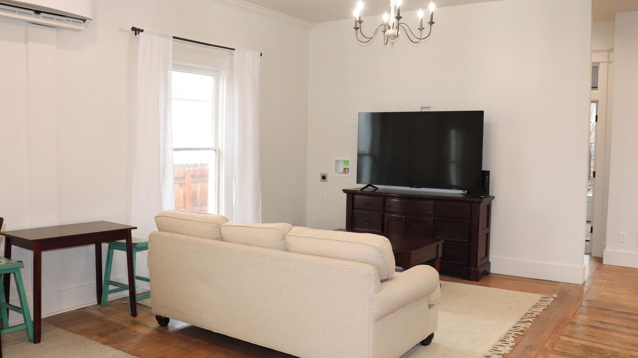 Photo of Livingroom in Salmon