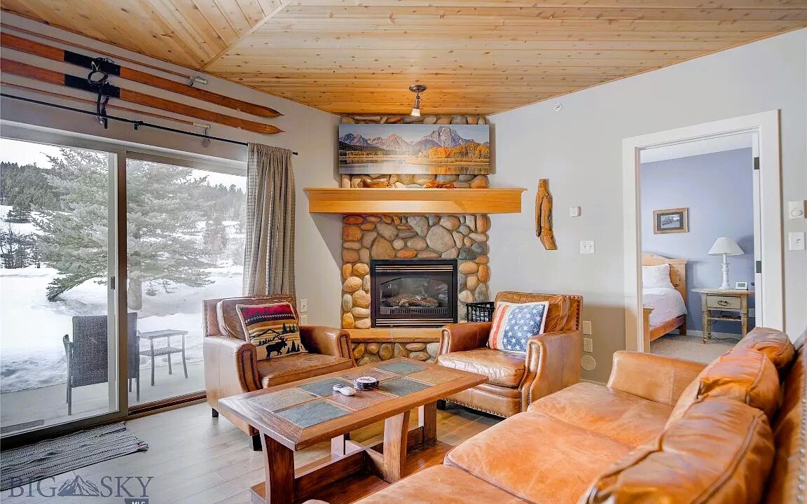 Photo of Livingroom in Big Sky