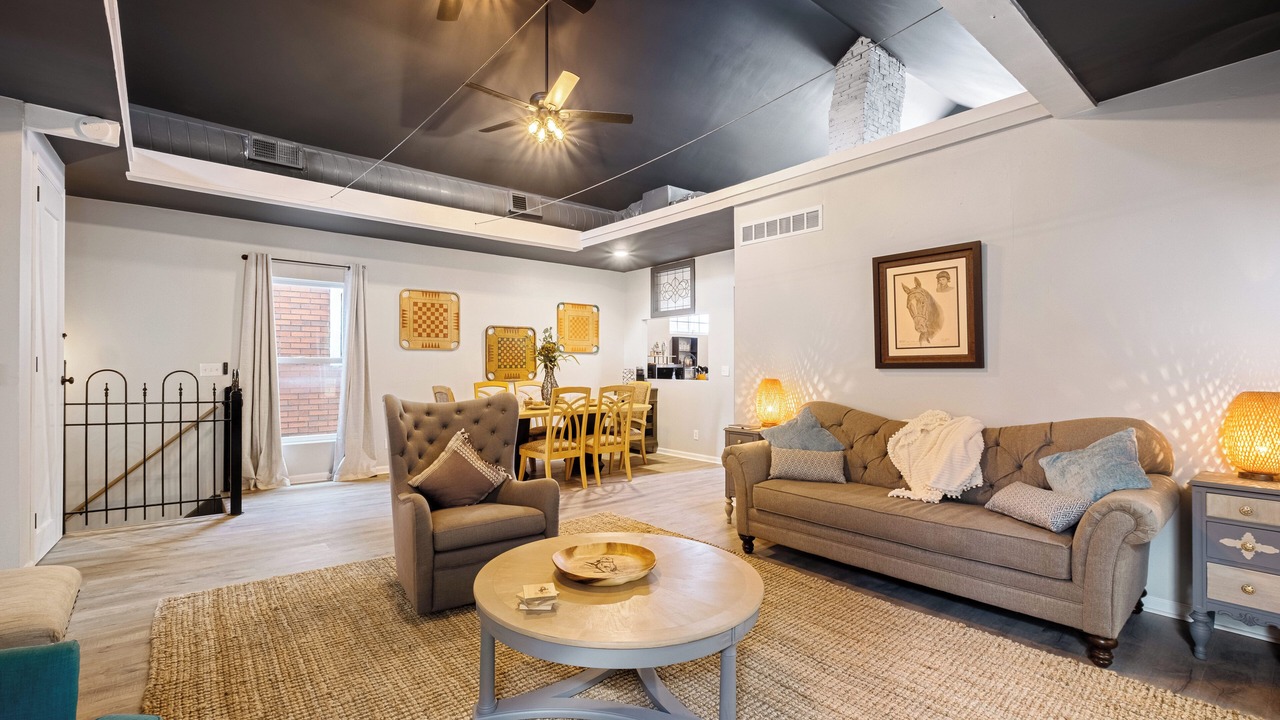 Photo of Livingroom in South Louisville