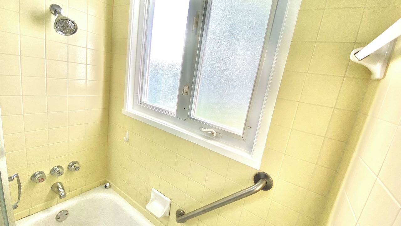 Photo of Bathroom in Speedway