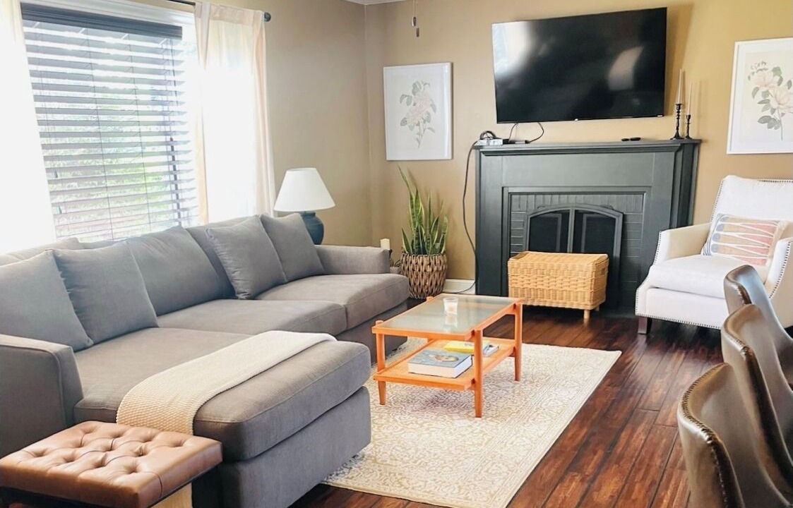 Photo of Livingroom in Canton