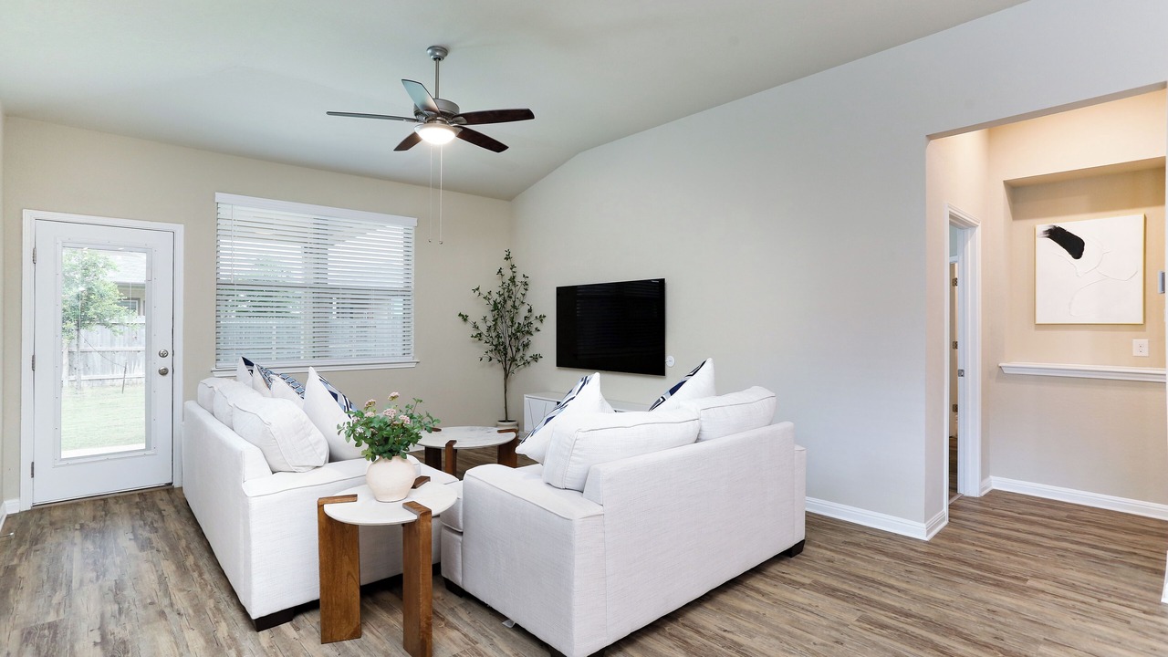 Photo of Livingroom in Far North Central
