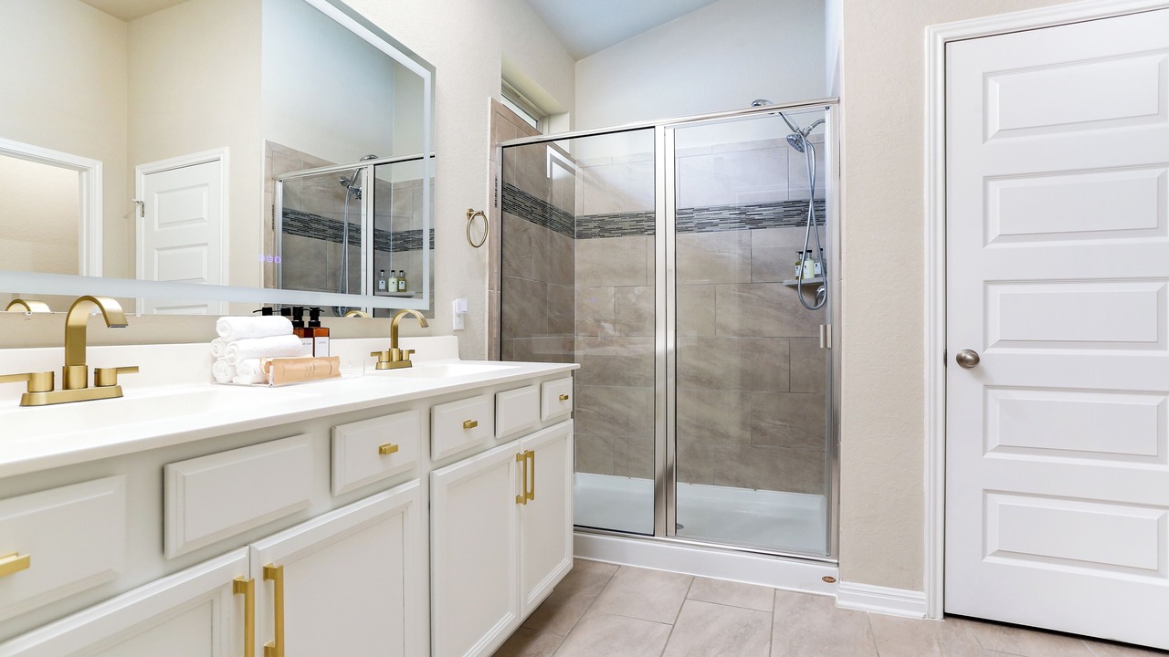 Photo of Bathroom in Far North Central