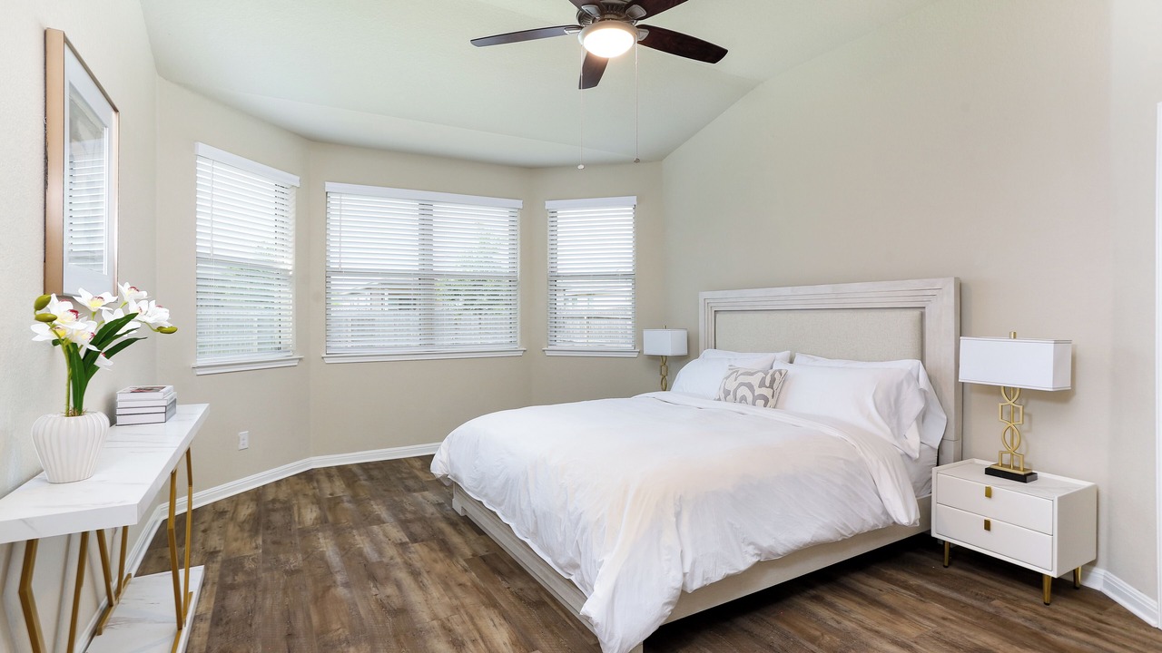 Photo of Bedroom in Far North Central
