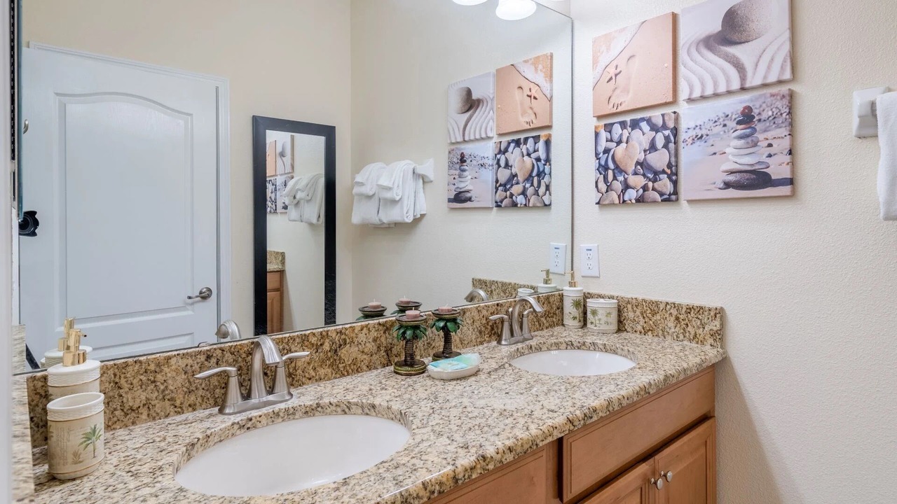 Photo of Bathroom in Bay Lake