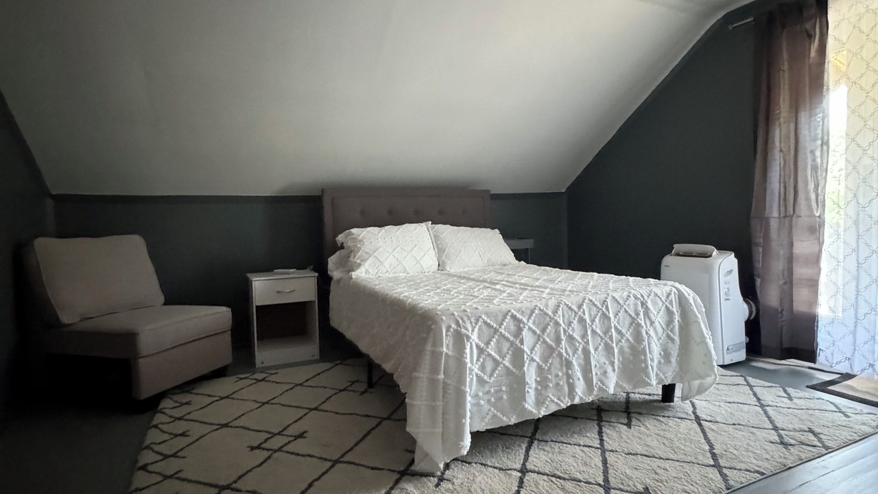 Photo of Bedroom in State College