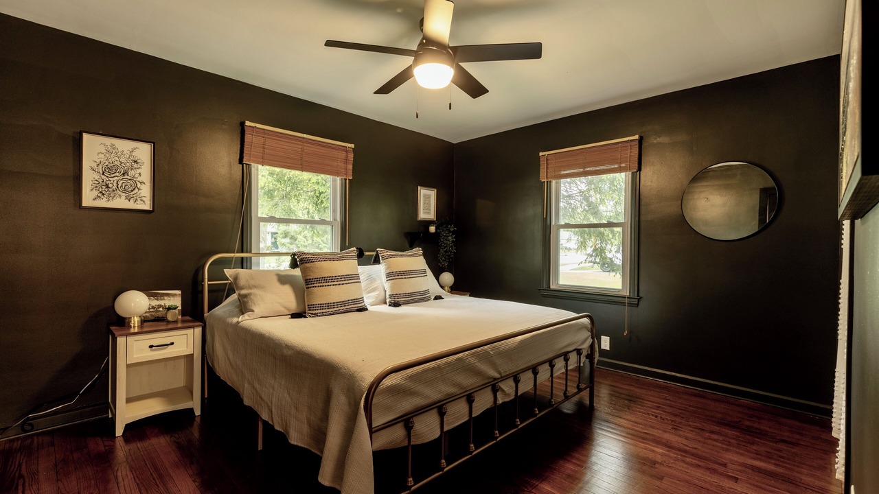 Photo of Bedroom in Speedway