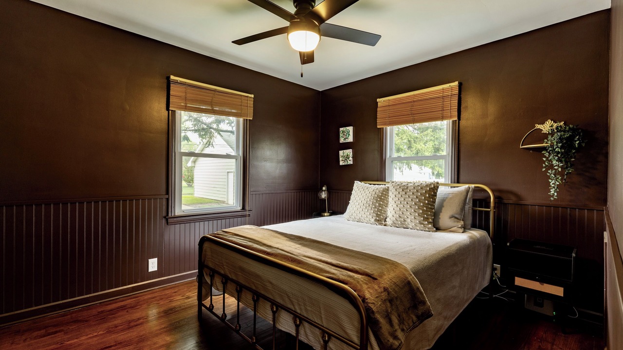 Photo of Bedroom in Speedway