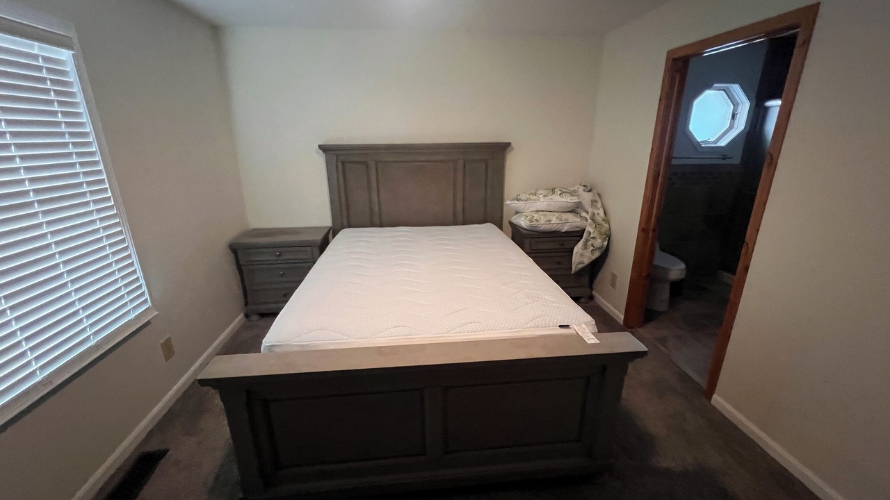 Photo of Bedroom in Oak Harbor