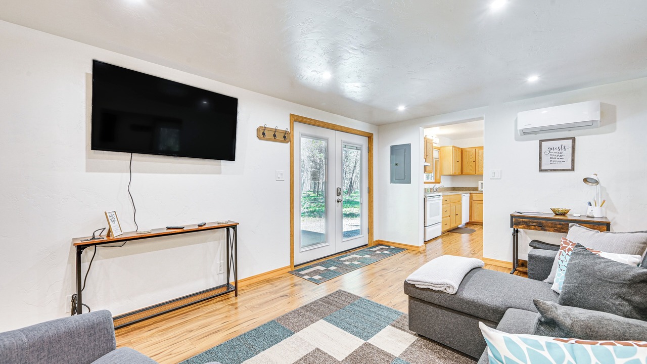 Photo of Livingroom in Eureka