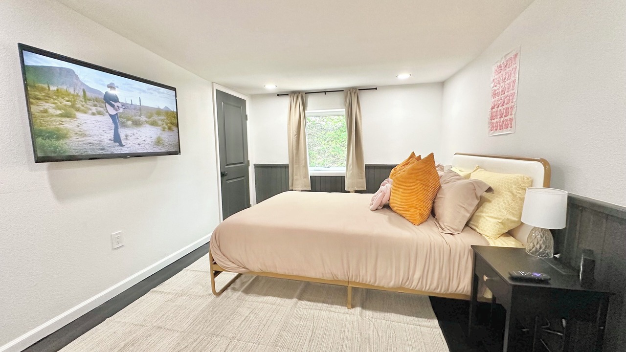 Photo of Bedroom in Pittsburg