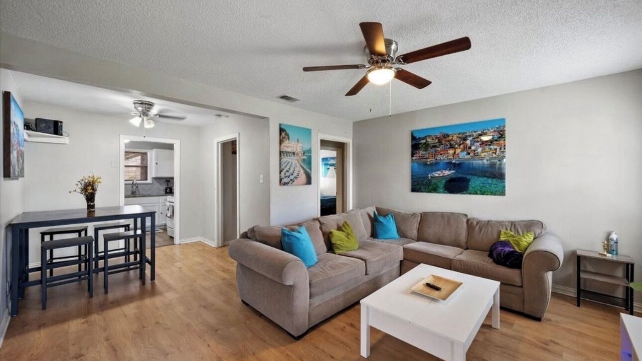 Photo of Livingroom in Central Arlington