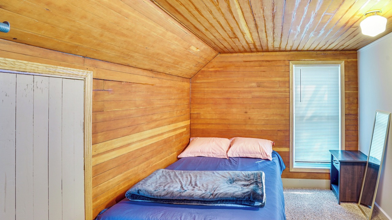 Photo of Bedroom in Devils Lake