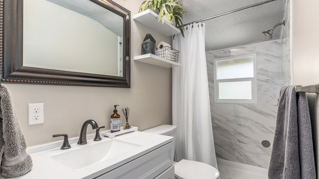 Photo of Bathroom in Cliff - Cannon