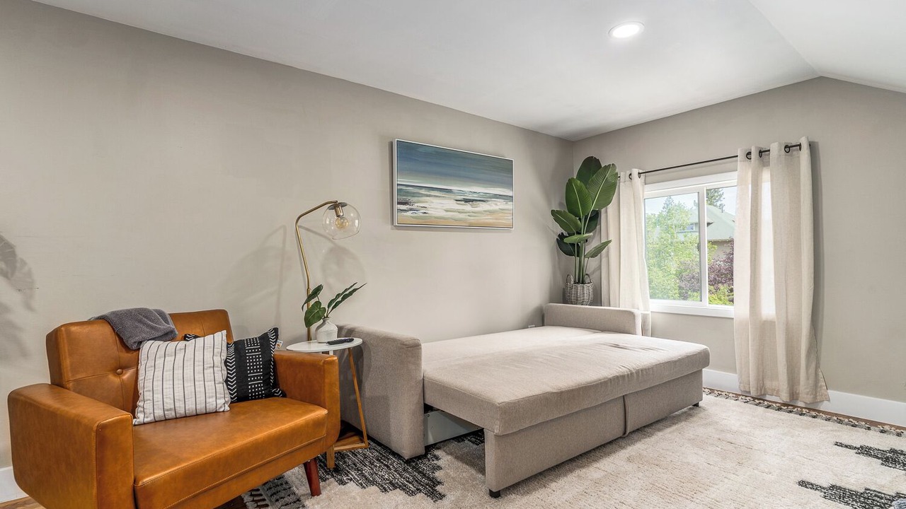 Photo of Livingroom in Cliff - Cannon