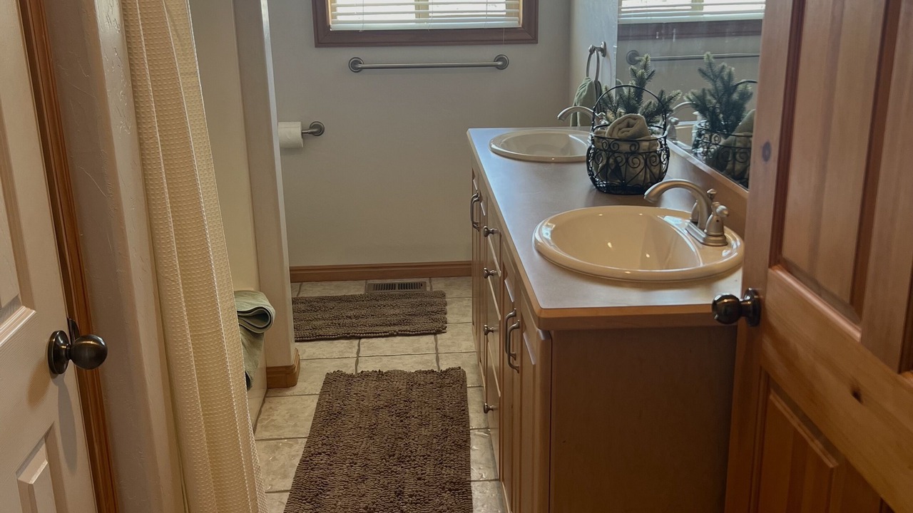 Photo of Bathroom in Lapoint