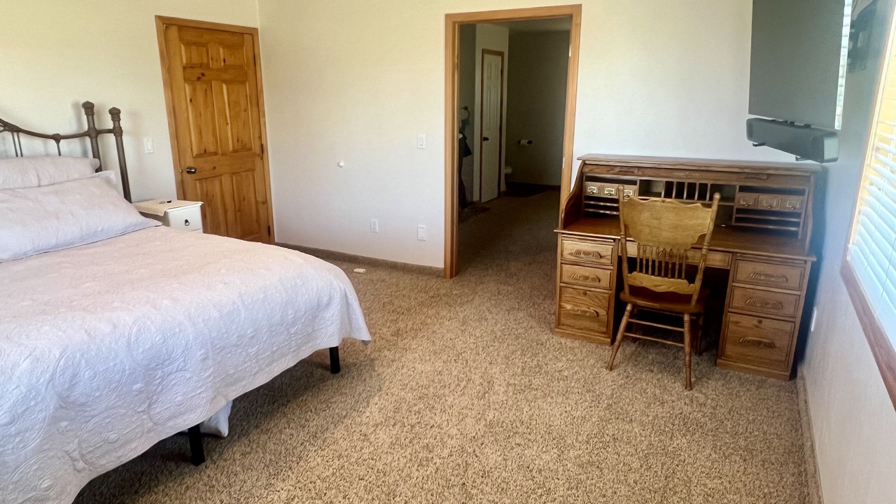 Photo of Bedroom in Lapoint