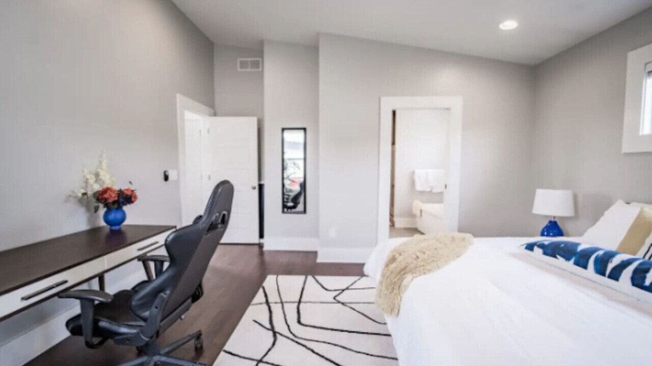 Photo of Bedroom in Fountain Square
