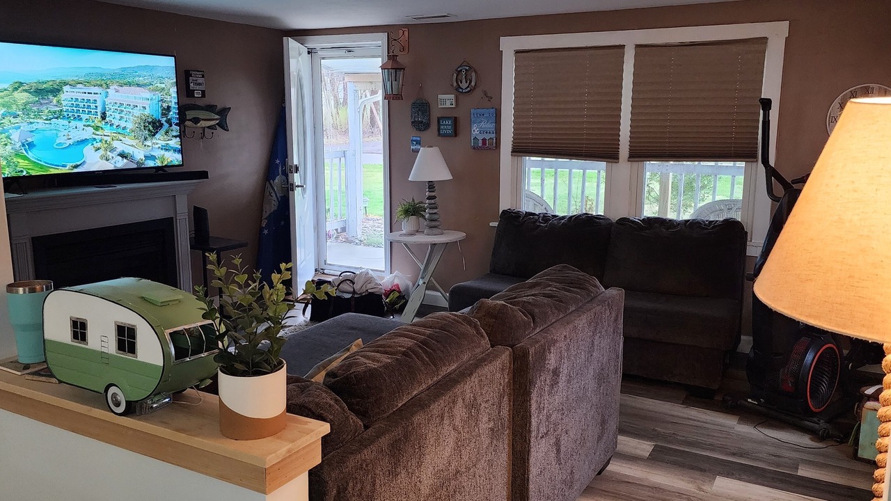 Photo of Livingroom in Craig Beach