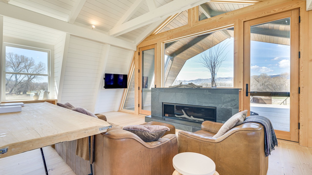 Photo of Livingroom in Whitehall