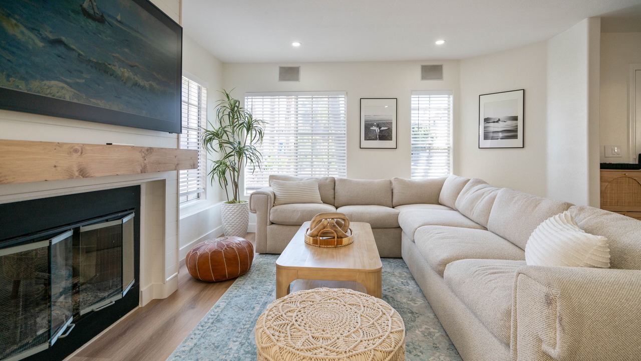 Photo of Livingroom in Crown Point