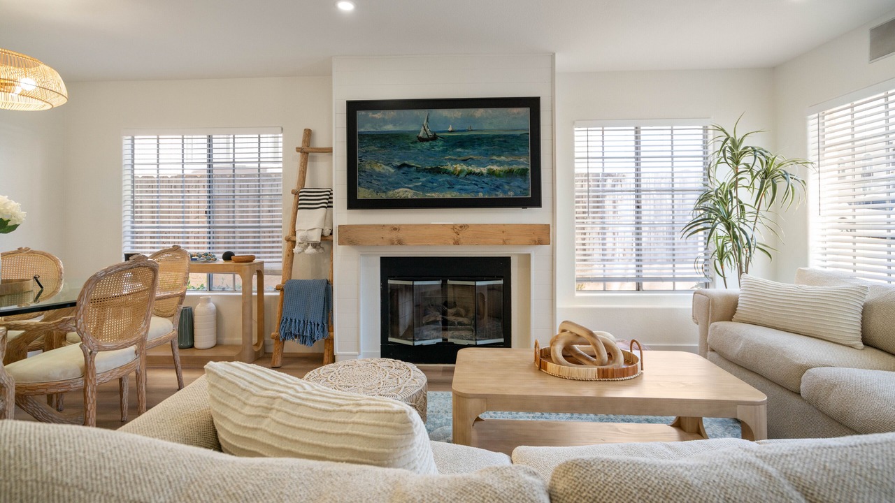 Photo of Livingroom in Crown Point