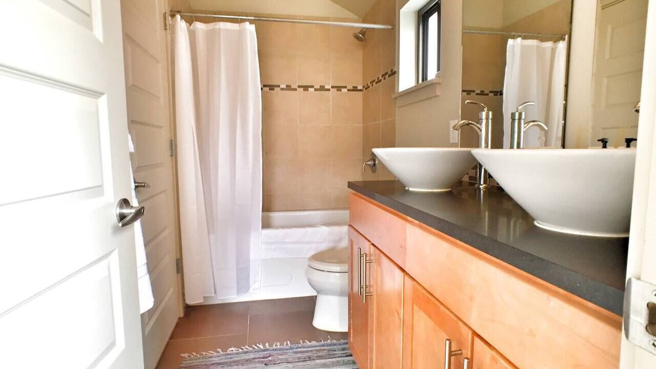 Photo of Bathroom in Green Lake