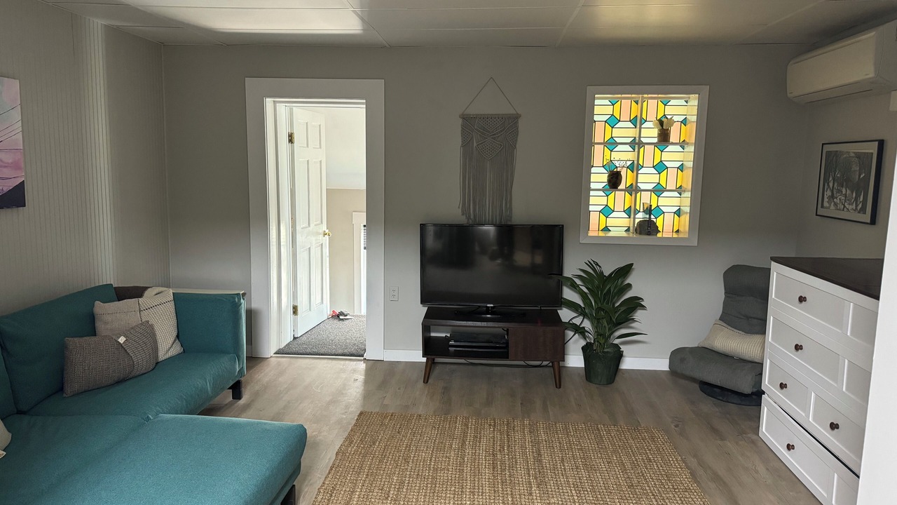 Photo of Livingroom in Lee