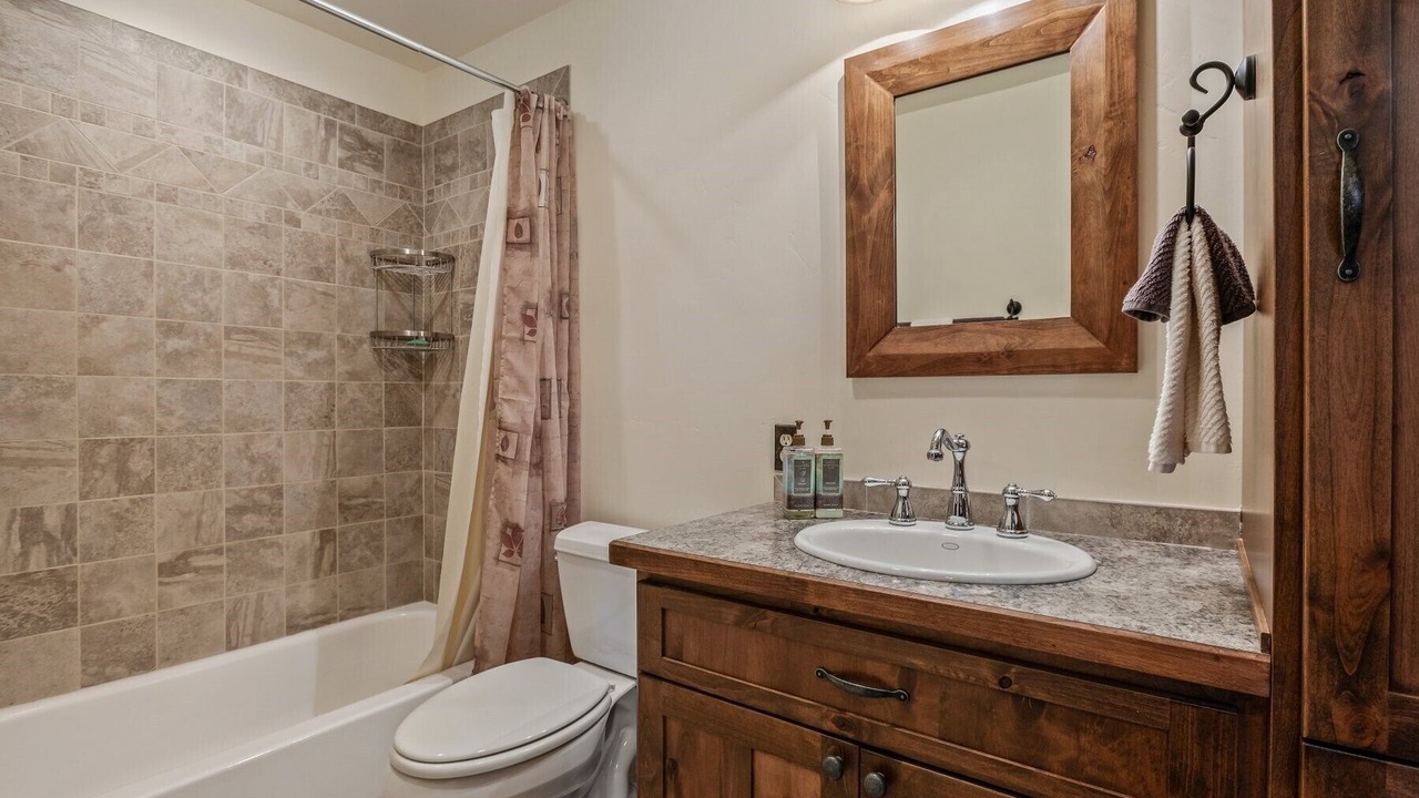 Photo of Bathroom in Athol