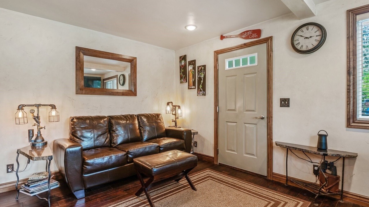 Photo of Livingroom in Athol