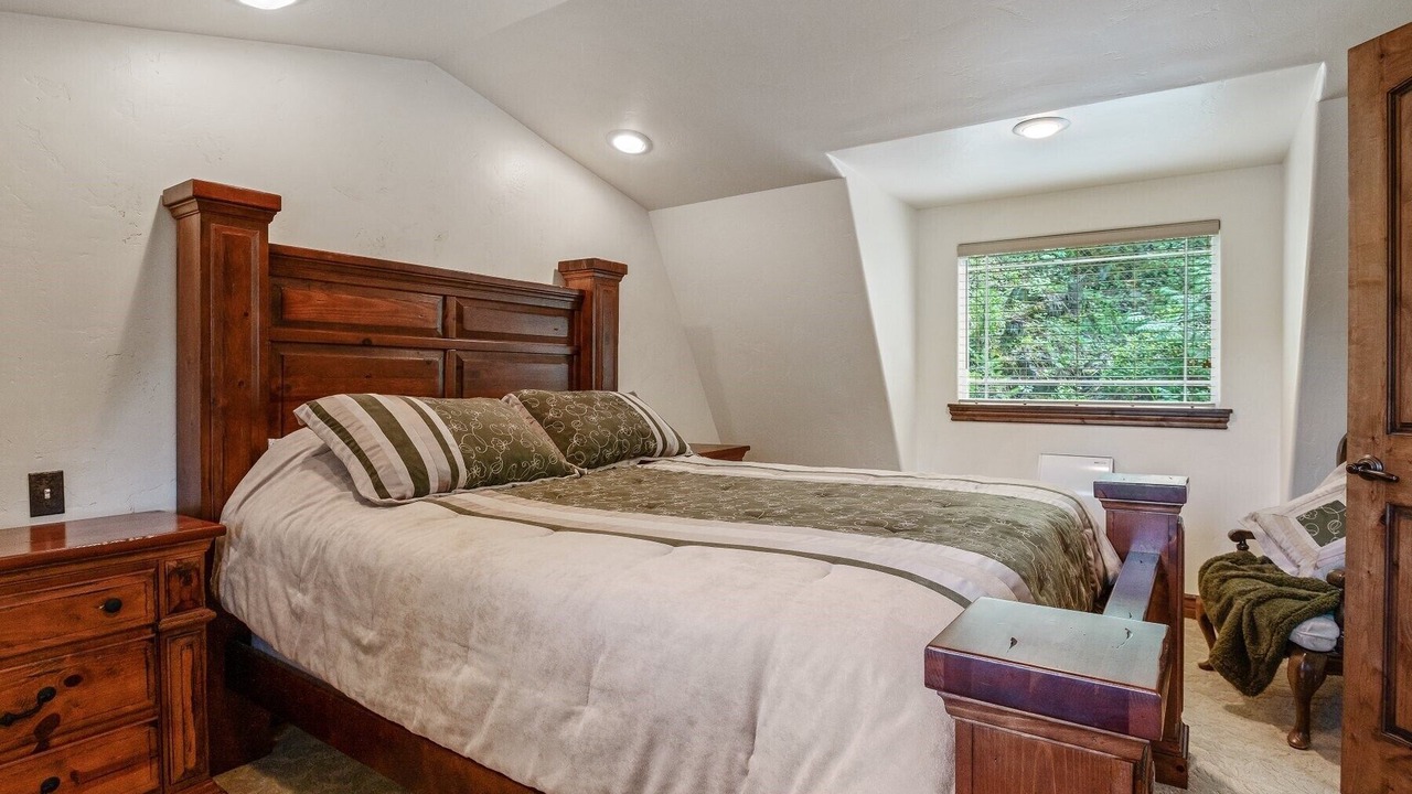 Photo of Bedroom in Athol