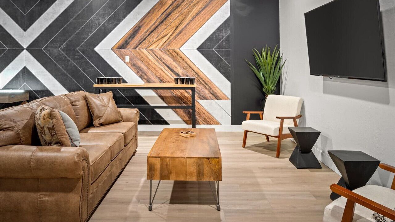 Photo of Livingroom in Thayer Estates