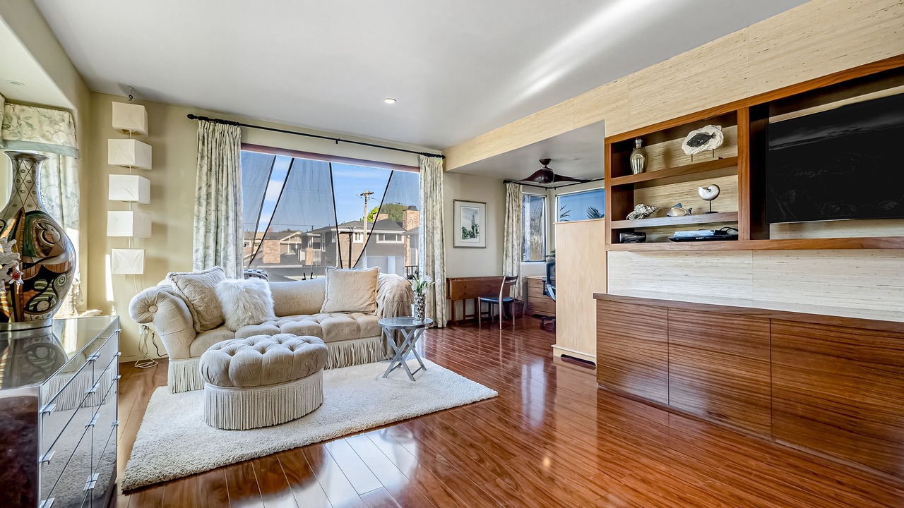 Photo of Livingroom in Crown Point