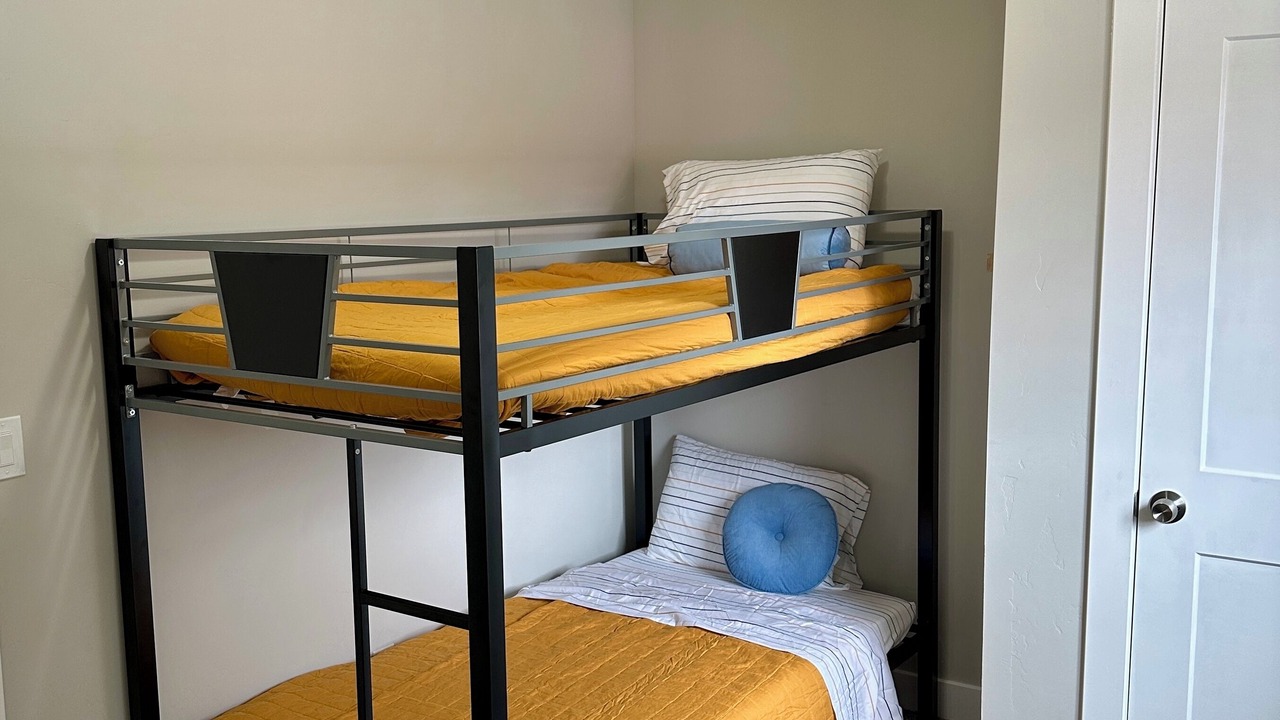Photo of Bedroom in Frontier