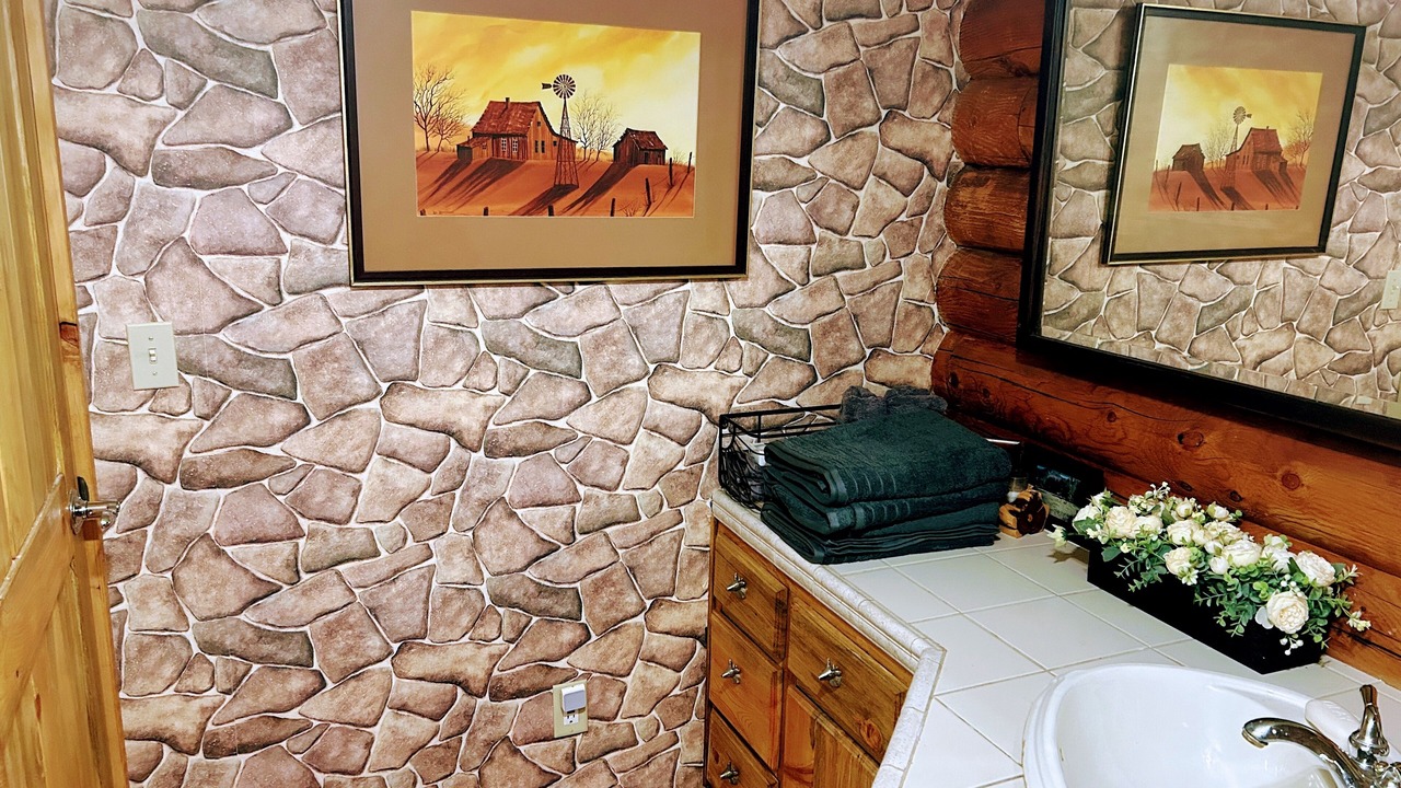 Photo of Bathroom in Chiloquin