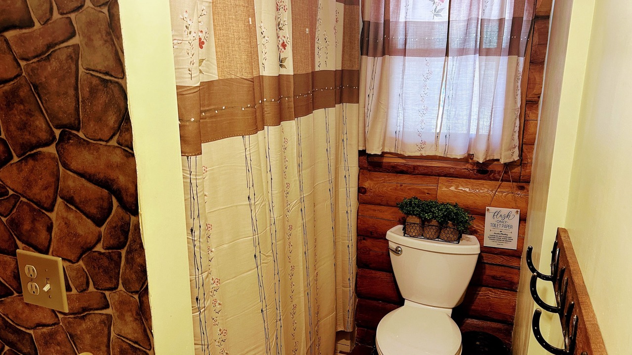 Photo of Bathroom in Chiloquin