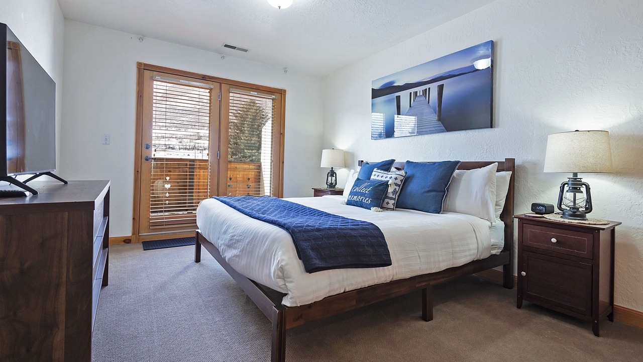 Photo of Bedroom in Midway