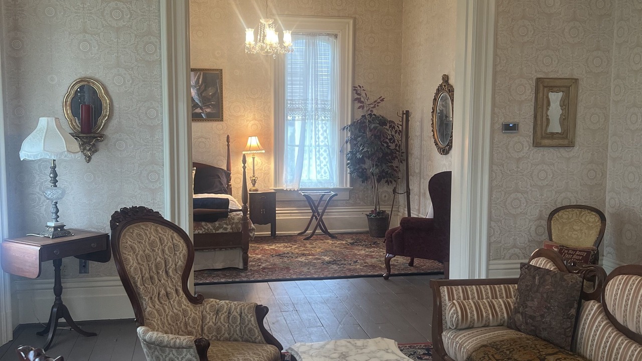 Photo of Livingroom in Ashland