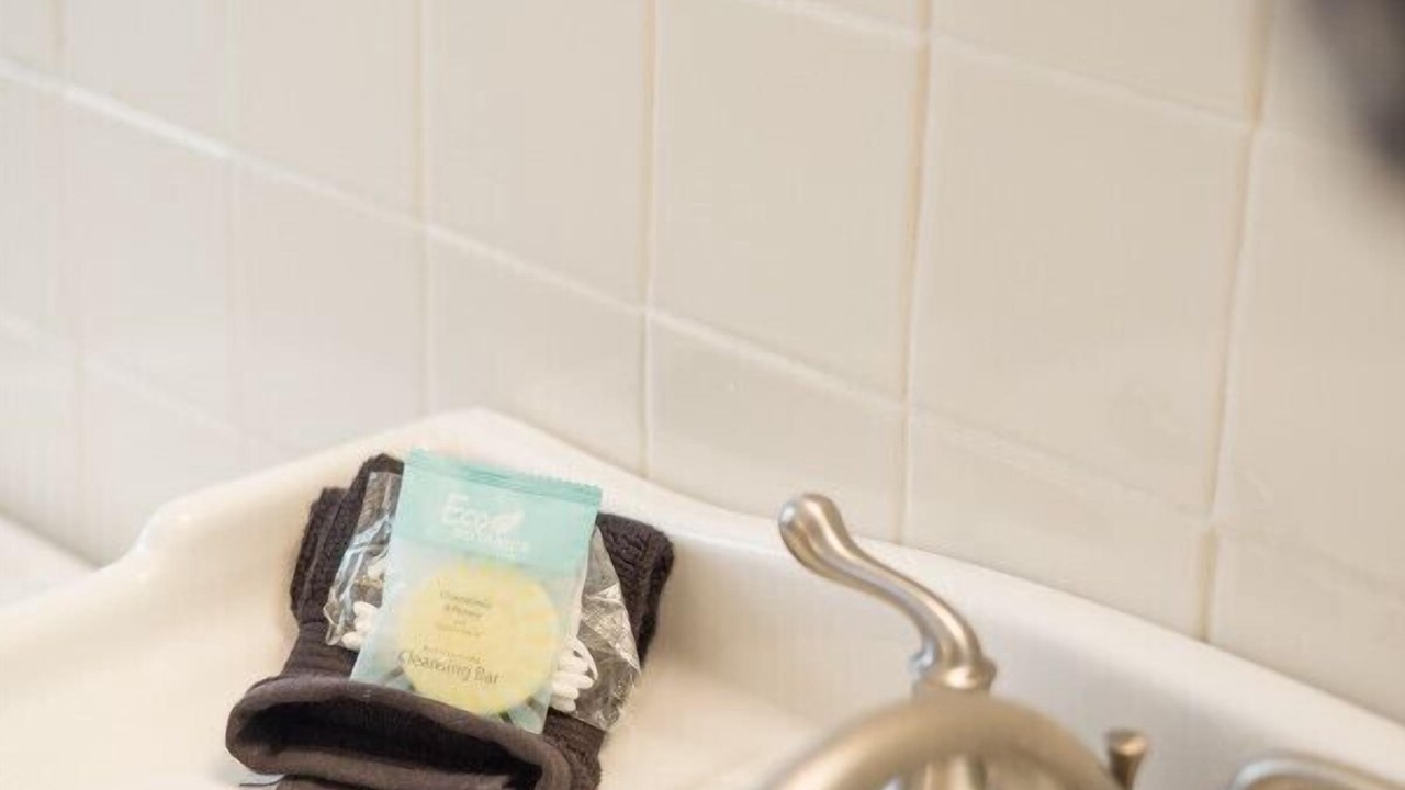 Photo of Bathroom in Central - Terry
