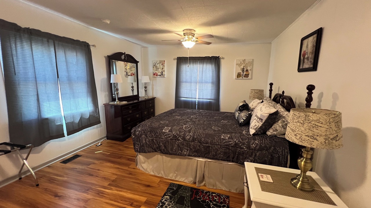 Photo of Bedroom in Hot Springs