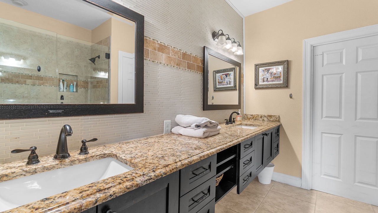 Photo of Bathroom in Oak Lawn