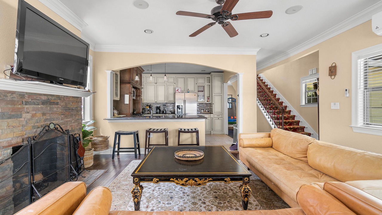 Photo of Livingroom in Oak Lawn