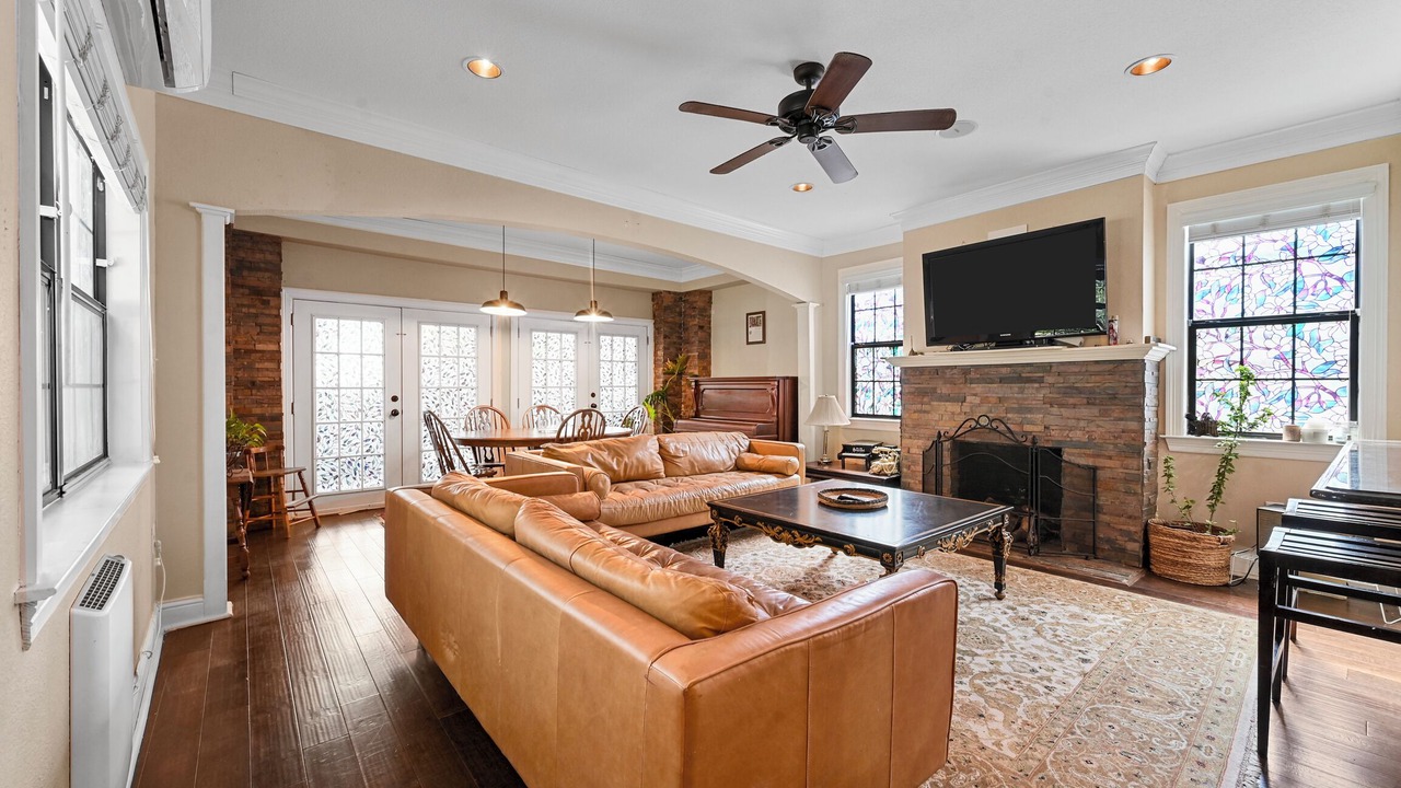 Photo of Livingroom in Oak Lawn
